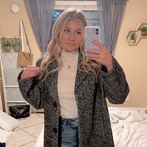 Meet your Posher, Kira